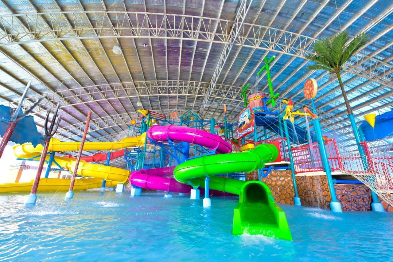Eon Centennial Resort Hotel & Waterpark Iloílo Exterior foto
